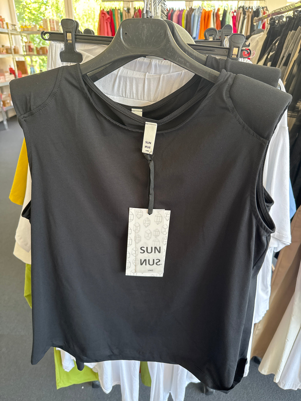 Triko sun