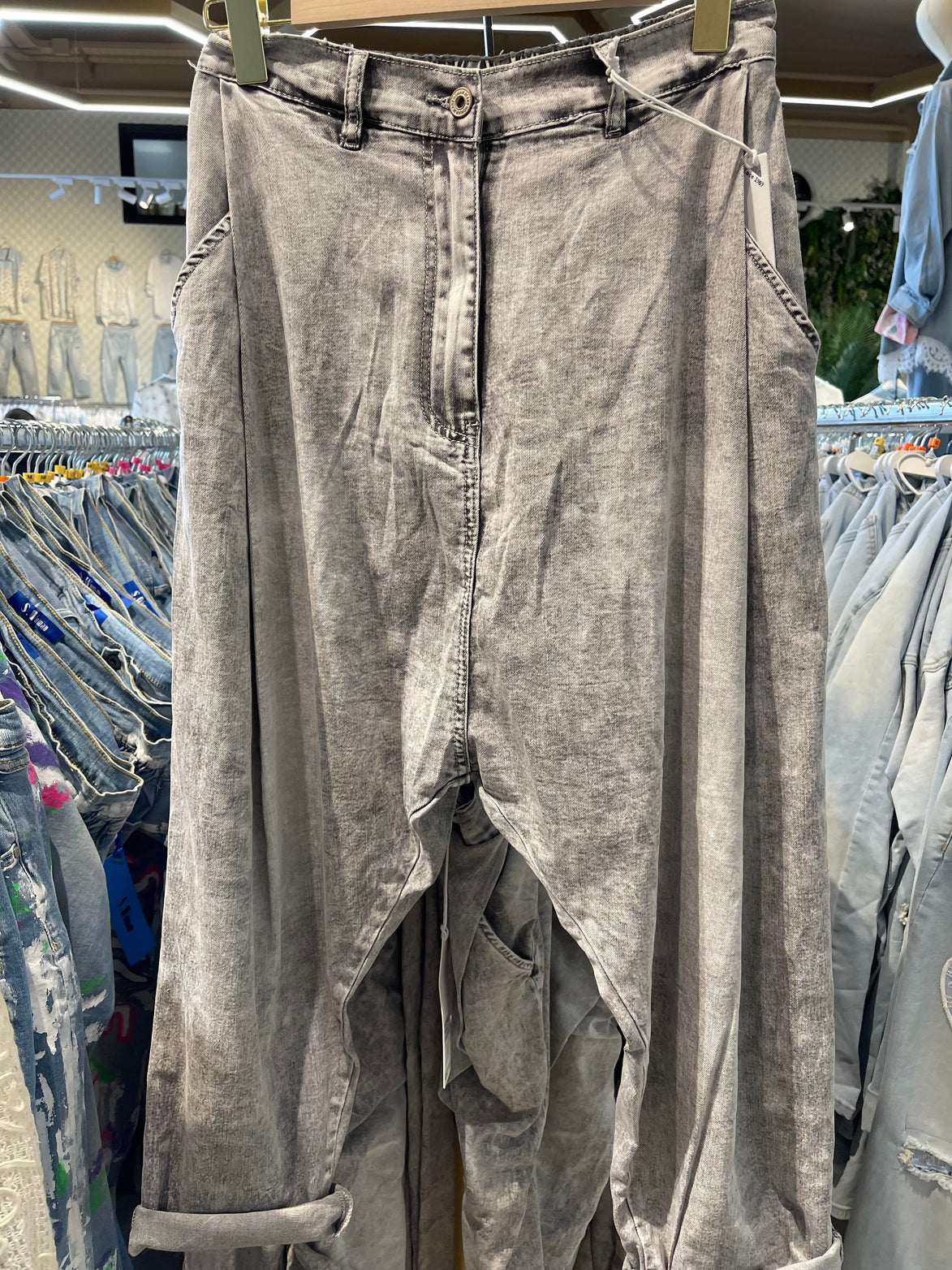Baggy šedé