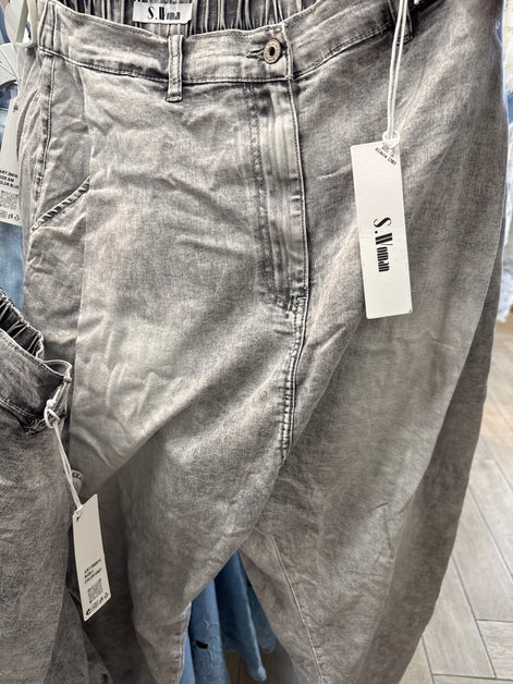 Baggy šedé